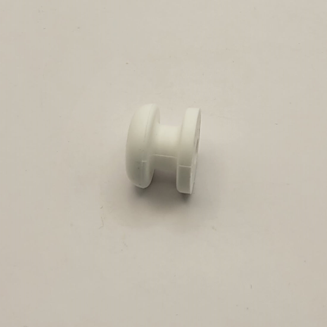 Stayput Attachment Knob White